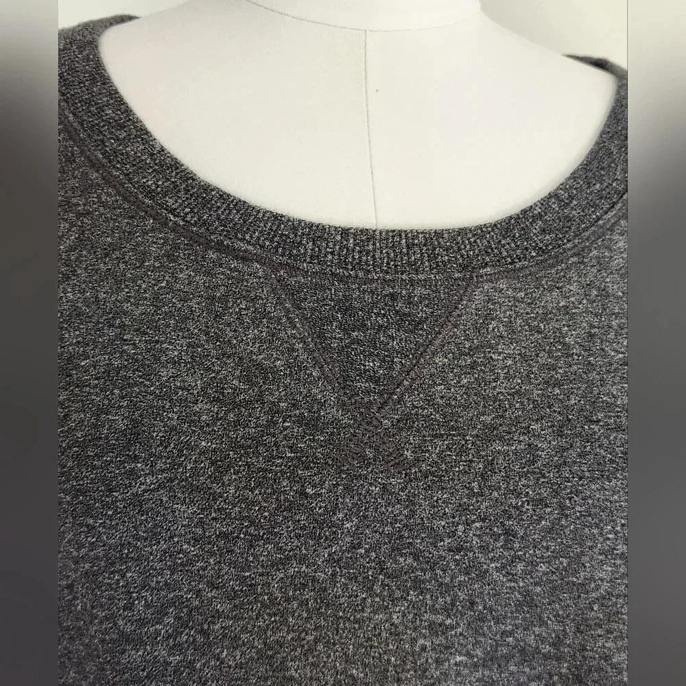 || LULULEMON || crew neck sweatshirt, waist length - Picture 4 of 8